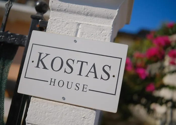 Kostas House דירה *